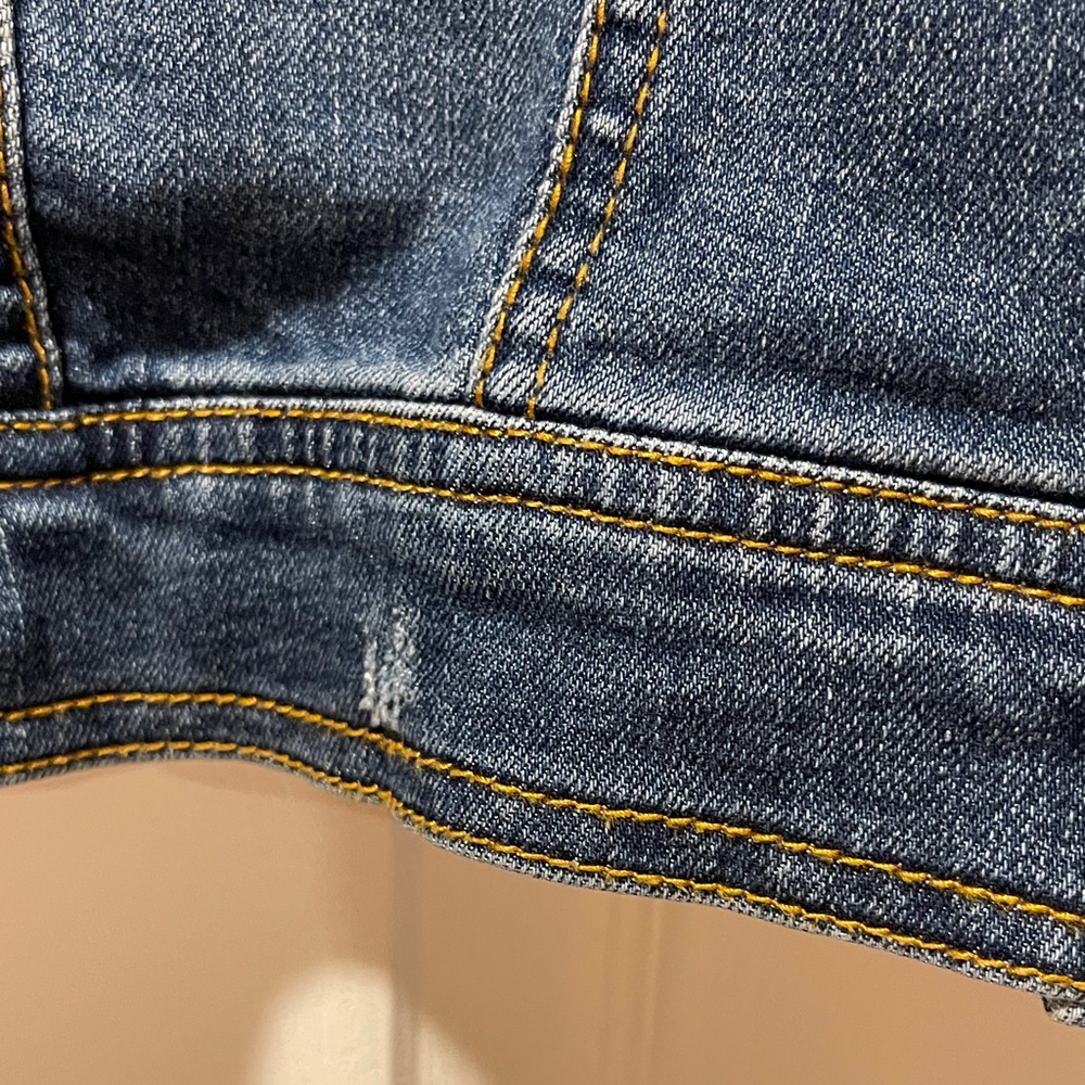 Max Jeans Blue Distressed Stretchy Denim Jacket with Floral Embroidery - Picture 5 of 13
